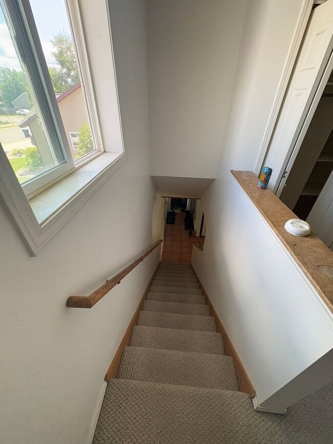 Building Photo - Classic 3 Bedroom 2 Bath Home with Attache...