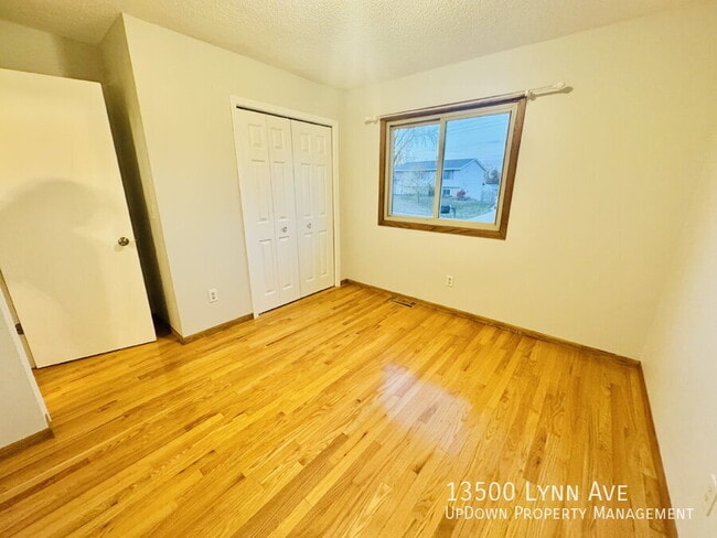 Building Photo - 13500 Lynn Ave