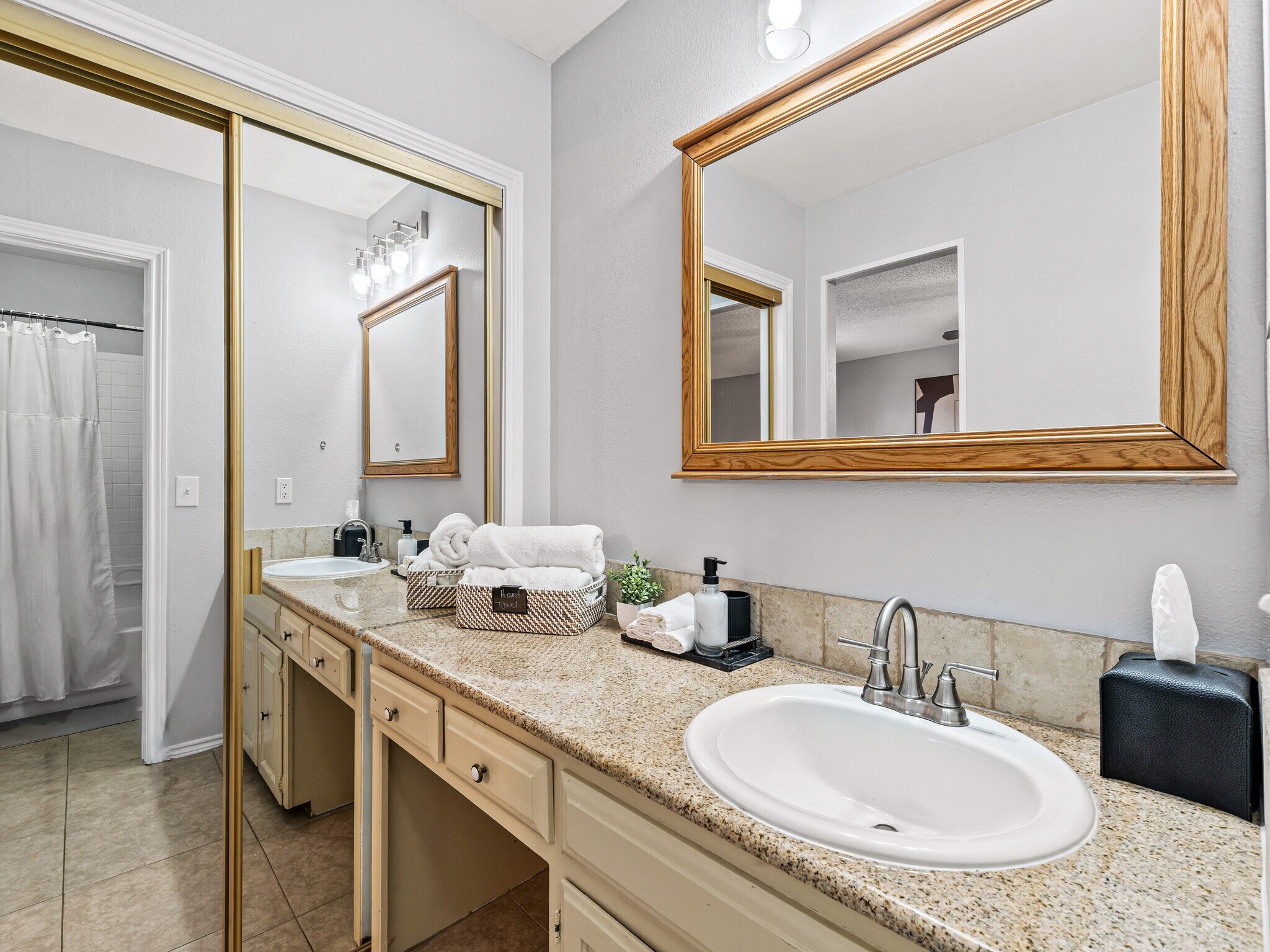 Building Photo - 1113 Roaring Springs Dr