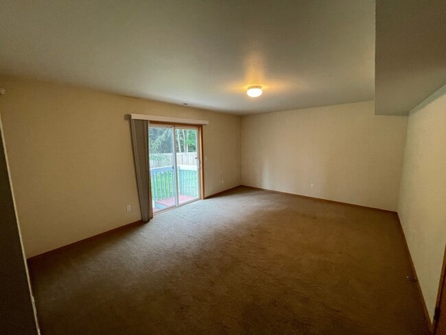 Building Photo - ***PENDING APPLICATION***Beautiful 5 Bedroom Home in Coupeville! Pet Friendly! $250 Move In Credit!