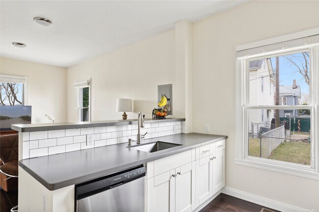 Building Photo - 15 Summit Pl