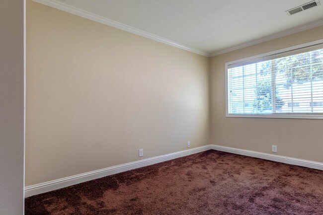Building Photo - 6522 Maywood Ln