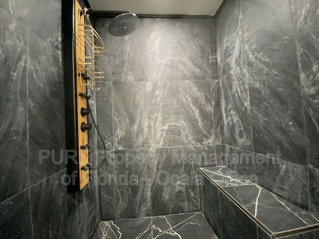 Building Photo - 4211 SW 6th Ave