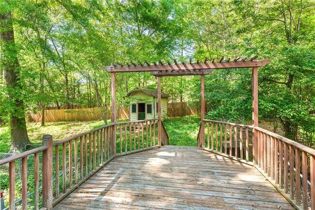Primary Photo - 140 Roswell Farms Ct