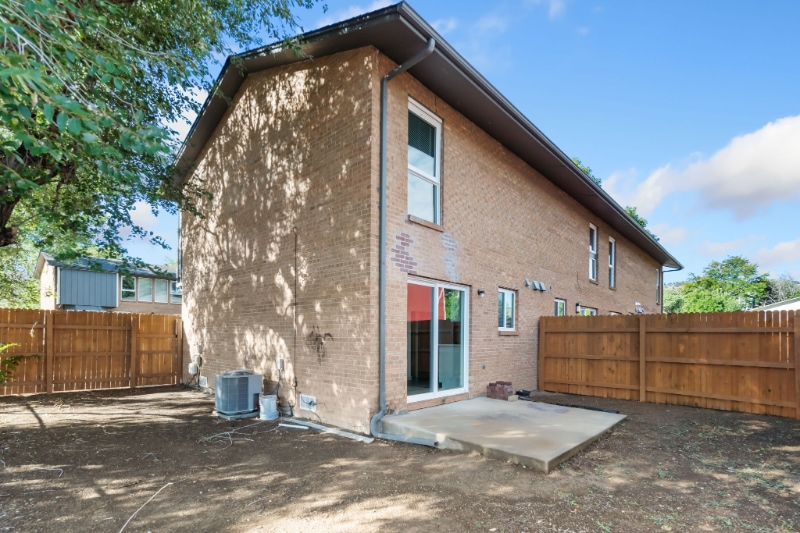 Building Photo - 1618 Banyan Dr