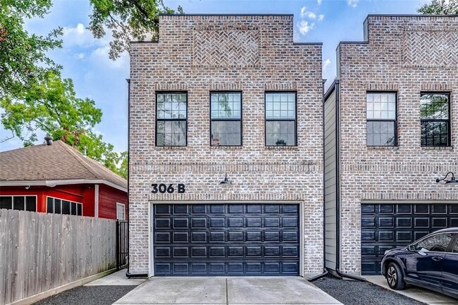 Building Photo - 306 E 28th St