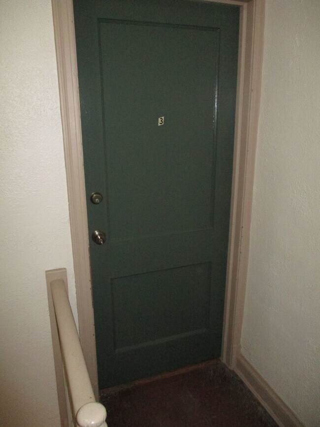 Building Photo - 0573 - Stergiou