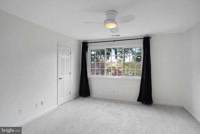 Building Photo - 1309 N Van Dorn St