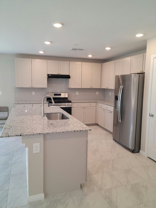 Building Photo - Montecito Community in the Northwest!!!