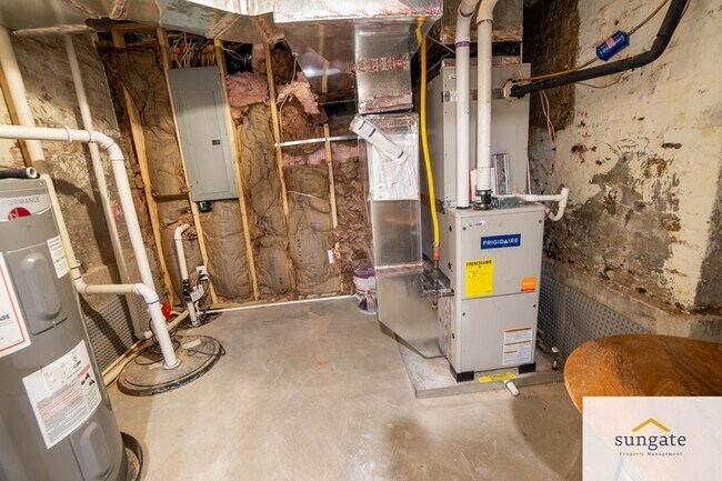 Building Photo - 1125 S Clinton St