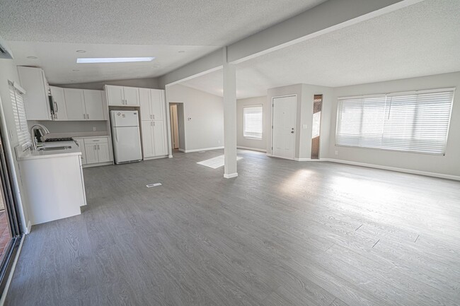 Building Photo - COMING SOON! Charming 3-Bedroom Home with Remodeled Kitchen in Castaic!