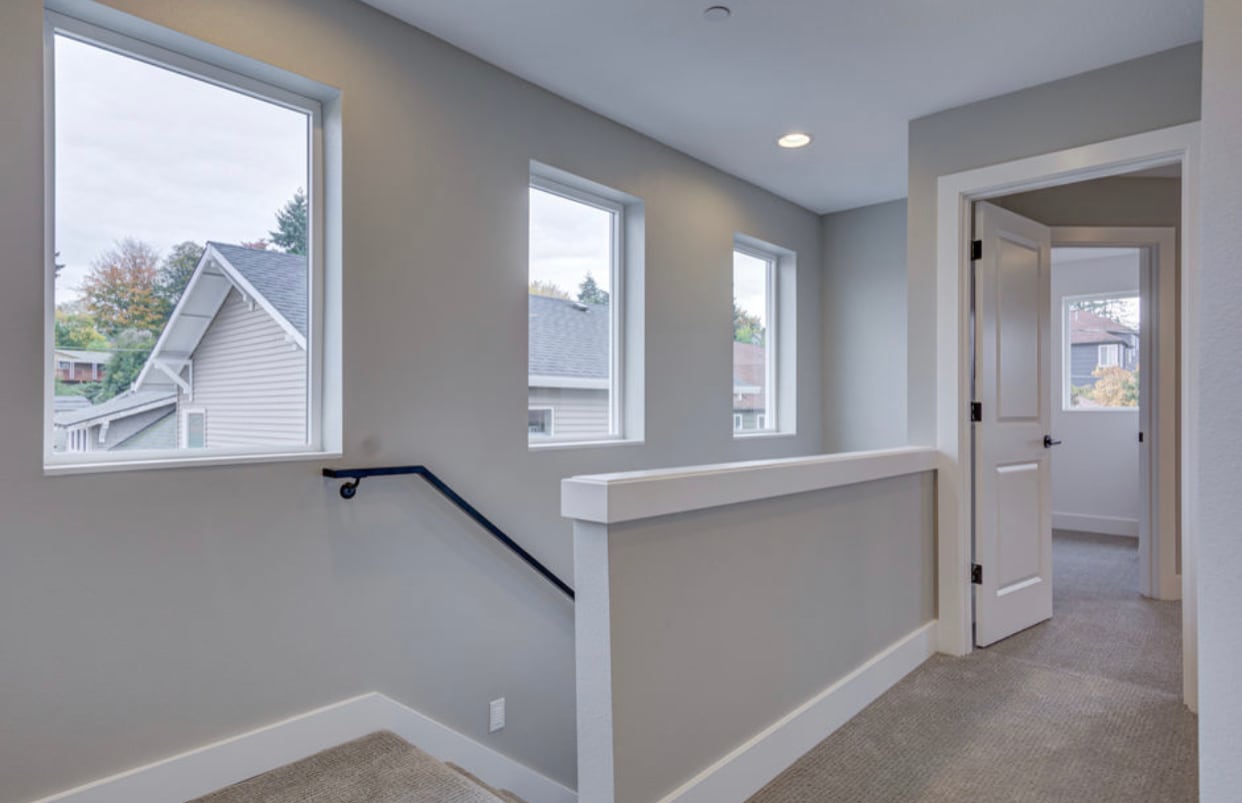 Building Photo - 6049 NE Flanders St