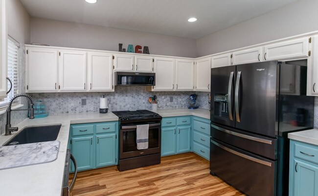 Building Photo - 404 Settler Dr
