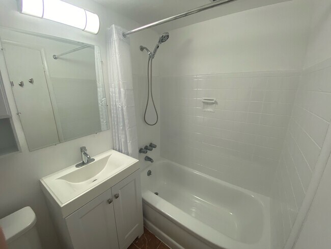 bathroom - 600 N Birch Rd