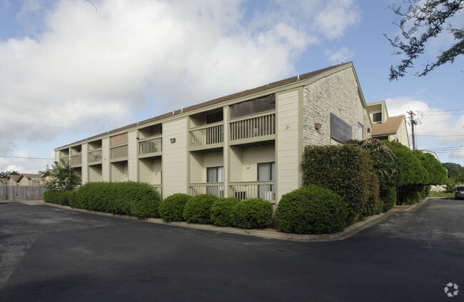 Building Photo - Pennfield Court