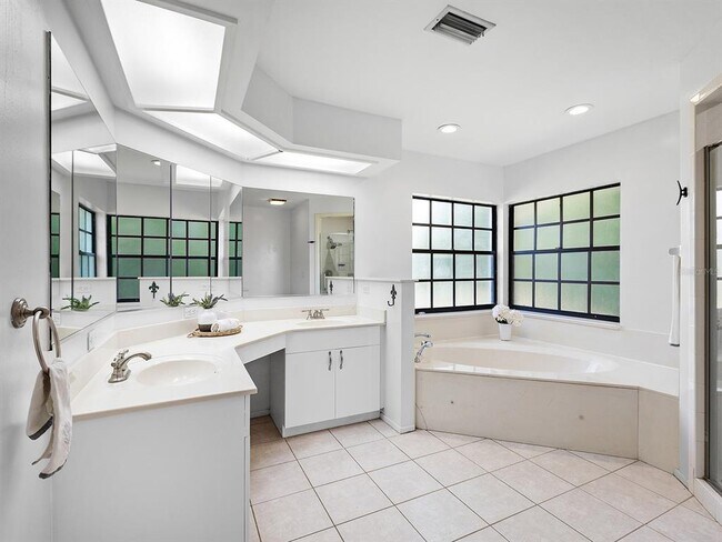 Building Photo - 1756 Cottonwood Trail