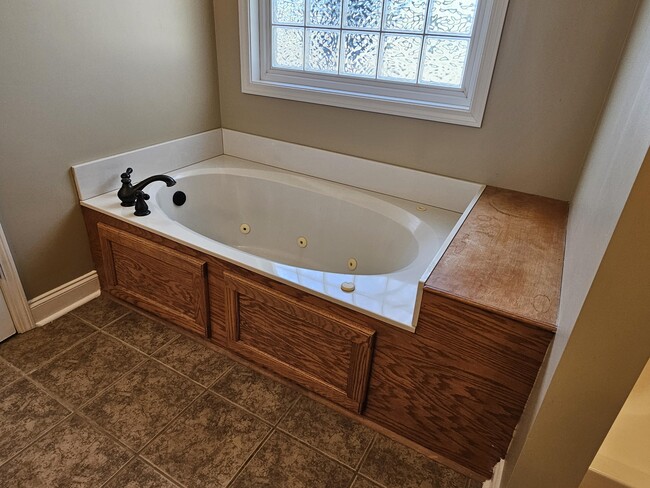 Building Photo - 1155 Raccoon Rd