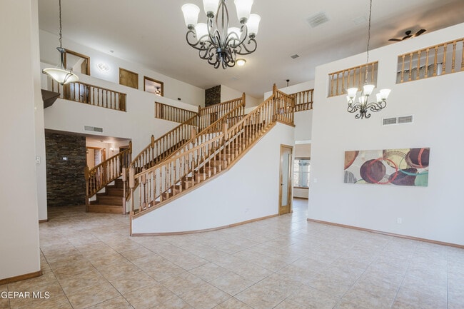 Building Photo - 3733 Tierra Campa Dr