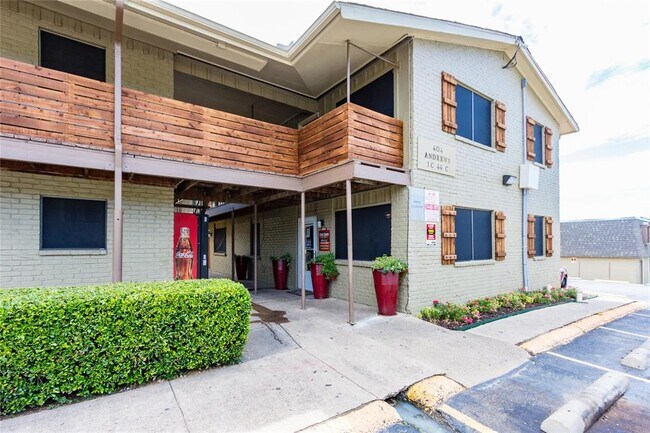 Building Photo - 404 Andrews Ave