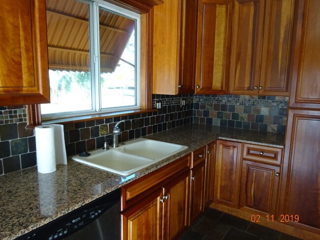 Building Photo - 112 Fox Pl