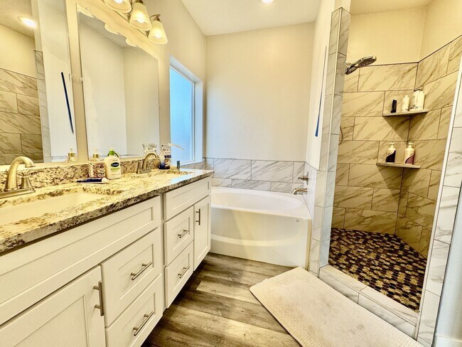 Building Photo - 860 S Flagstone Wy