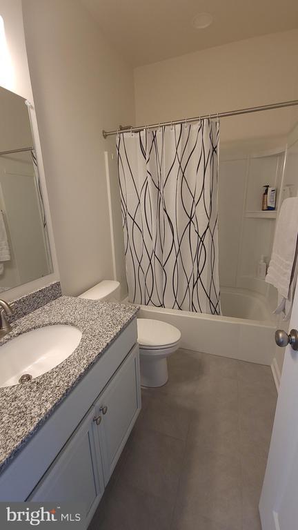 Building Photo - 41 Ways Ln