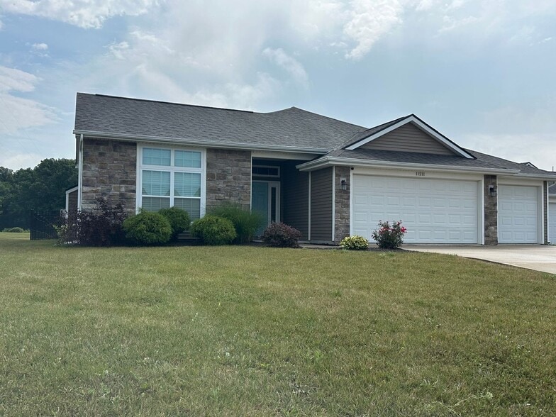 Primary Photo - 11211 Calera Passage
