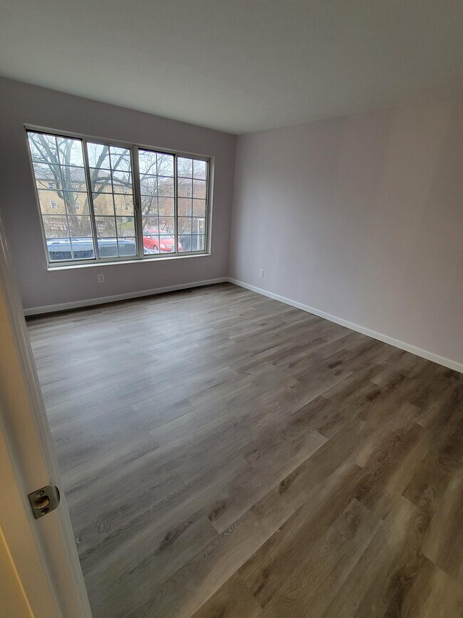 Building Photo - 4816 Glenway Ave