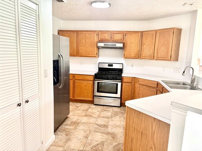 Building Photo - 2118 Westminister Rd