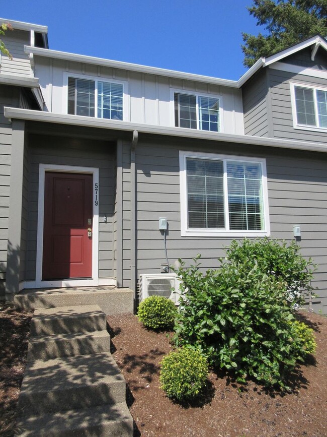 Building Photo - Newer 3 bedroom in South Salem
