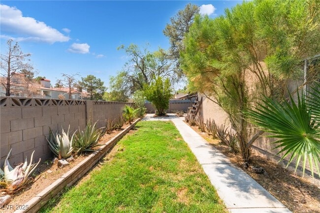 Building Photo - 1713 Neptune Dr