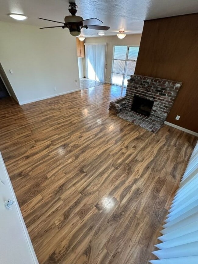 Building Photo - Nor Cal Realty Inc, 3 BD 2 BTH house with 2 car garage