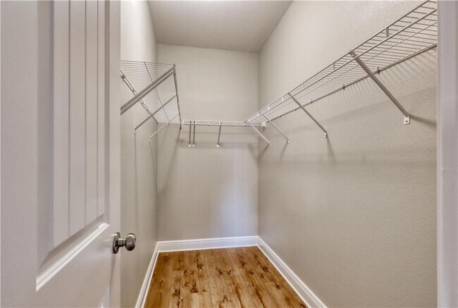 Building Photo - 657 Parish Lakes Dr