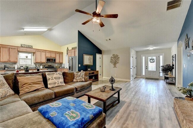 Building Photo - 1745 Gresham Pl