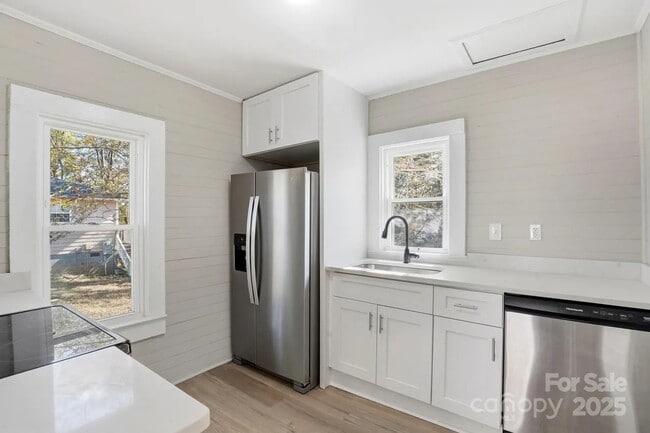 Building Photo - 9030 Reid St