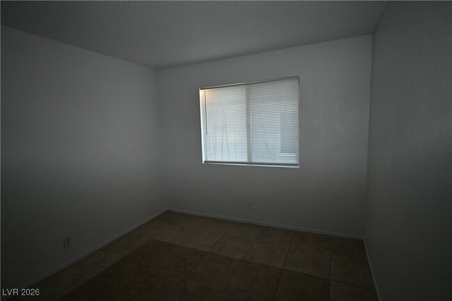 Building Photo - 2334 N Lamb Blvd