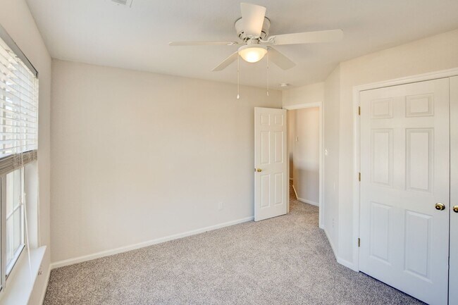 Building Photo - 2112 Seastone Trce