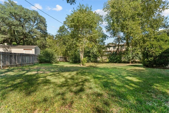 Building Photo - 2807 N 42nd St