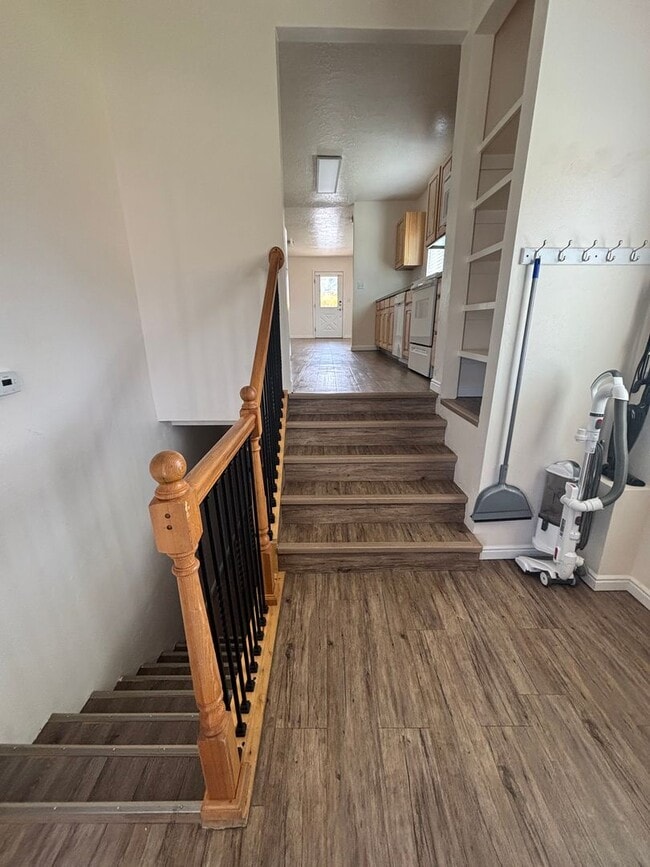 Building Photo - Home with Many Qualities! Commercial or residential