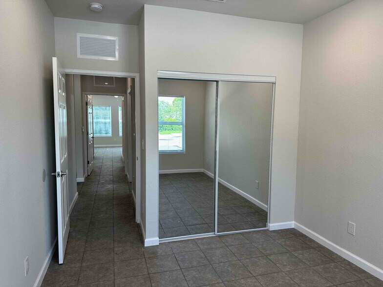 Building Photo - 7410 SW 10th Ct