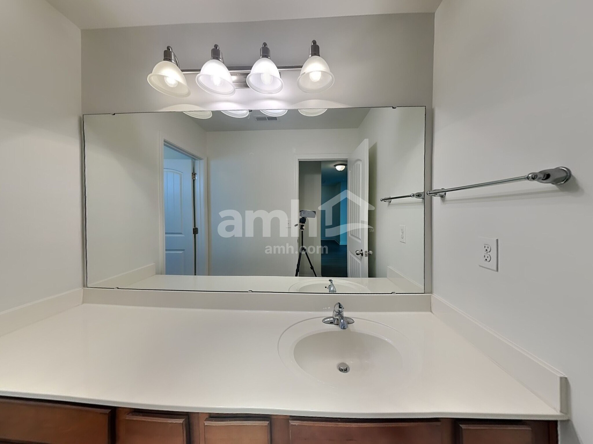 Building Photo - 3013 Corrona Ln