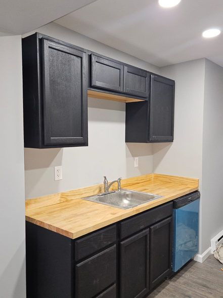 Building Photo - 158 Cliff St