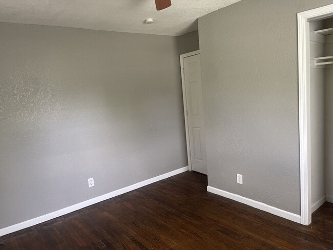 Building Photo - SEE IT NOW: Bright 3-Bed Home with Spaciou...
