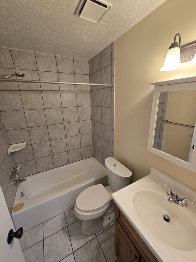 Building Photo - 2575 Dry Creek Dr