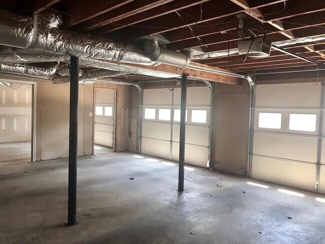 Building Photo - 3245 Moss Creek Dr