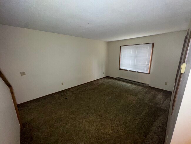 Building Photo - 1815 3rd St E