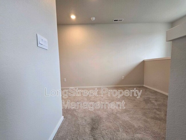 Building Photo - 412 Lost Lake St NE