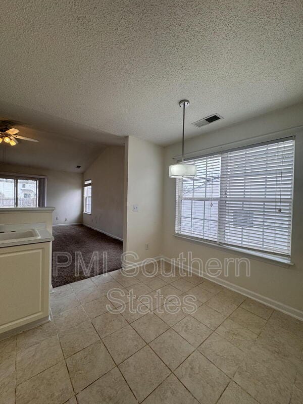 Building Photo - 115 Crossview Dr