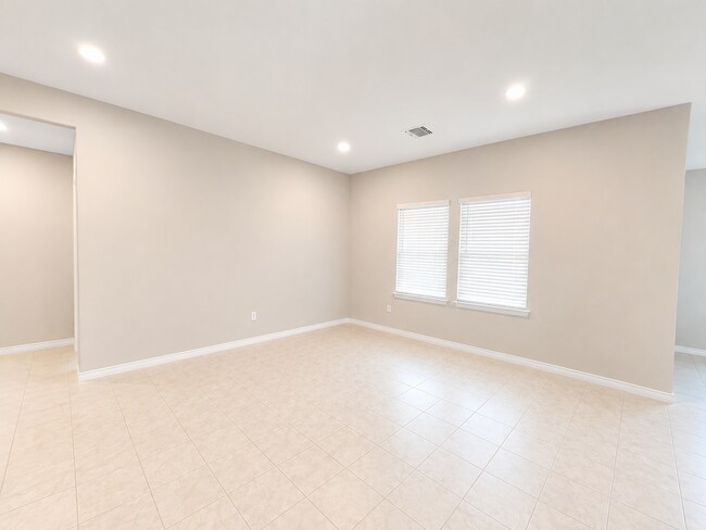 Building Photo - Available for Move-In July 1st