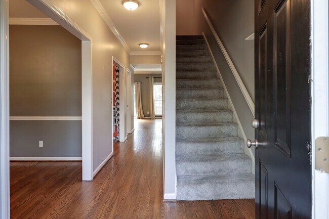 Building Photo - 1135 Clifton Ln